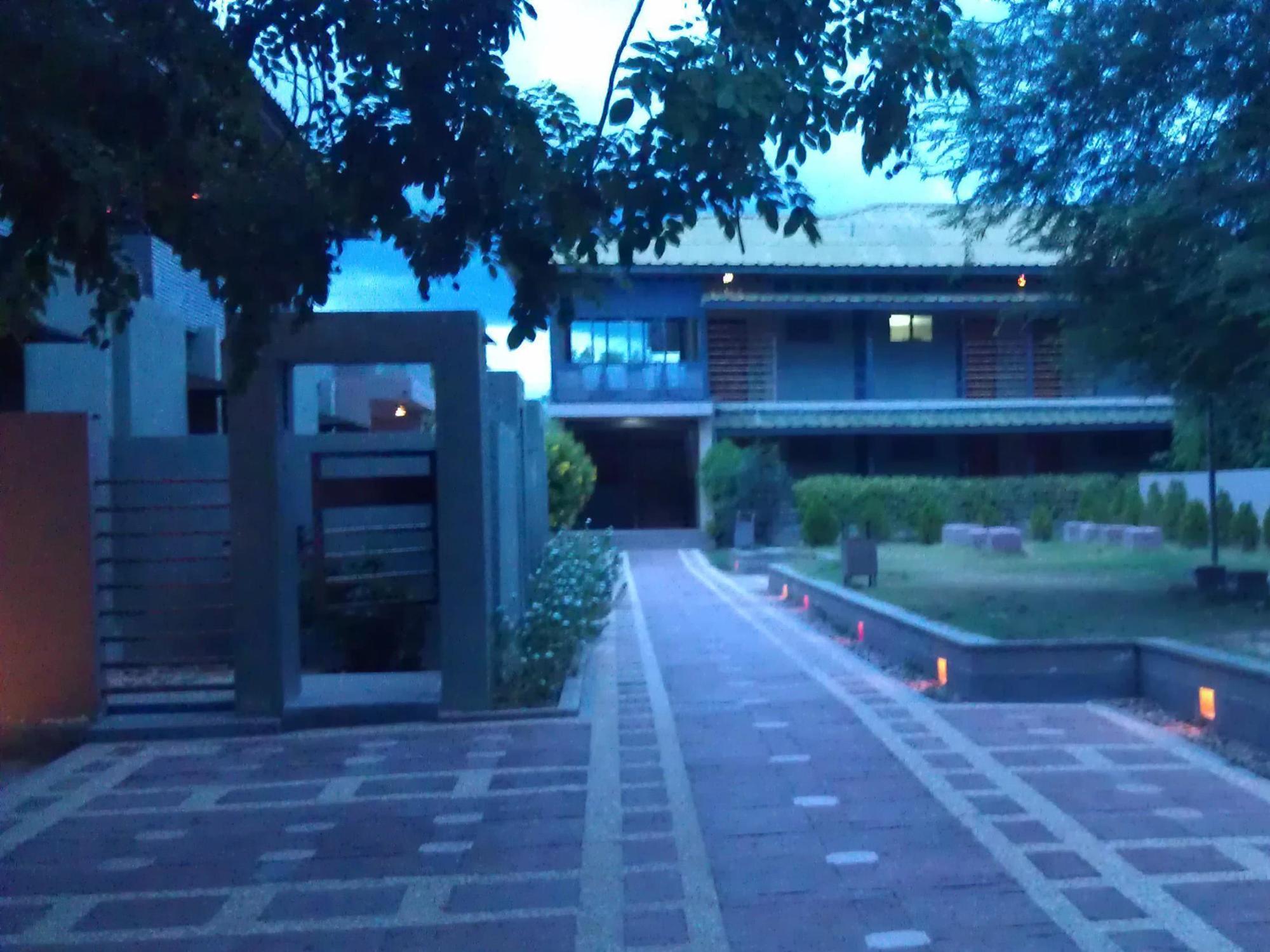 Kumudara Hotel Bagan Bagian luar foto